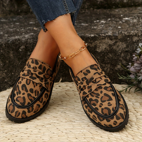 Damen  perforierte Komfort-Loafer mit goldfarbener Zierschnalle, gewelltem Vorderblatt und konturierter Memory-Innensohle EB