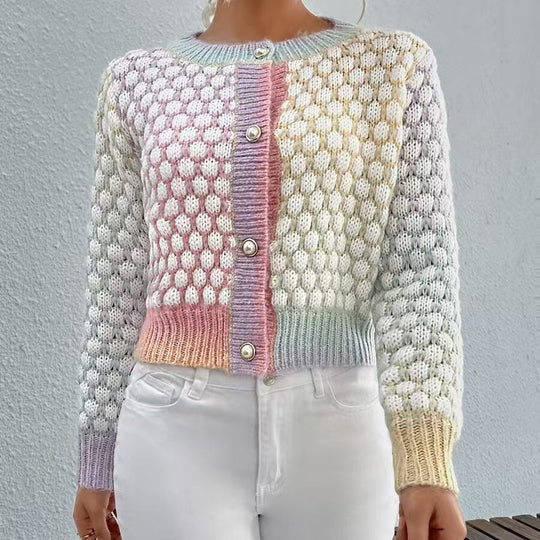 Damen Strickjacke mit verspielt gemustertem Stoff und eleganten Knopfdetails EB