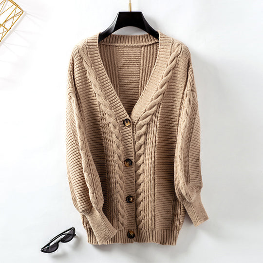 Damen Strickjacke mit Zopfdesign und goldenen Knopfdetails EB