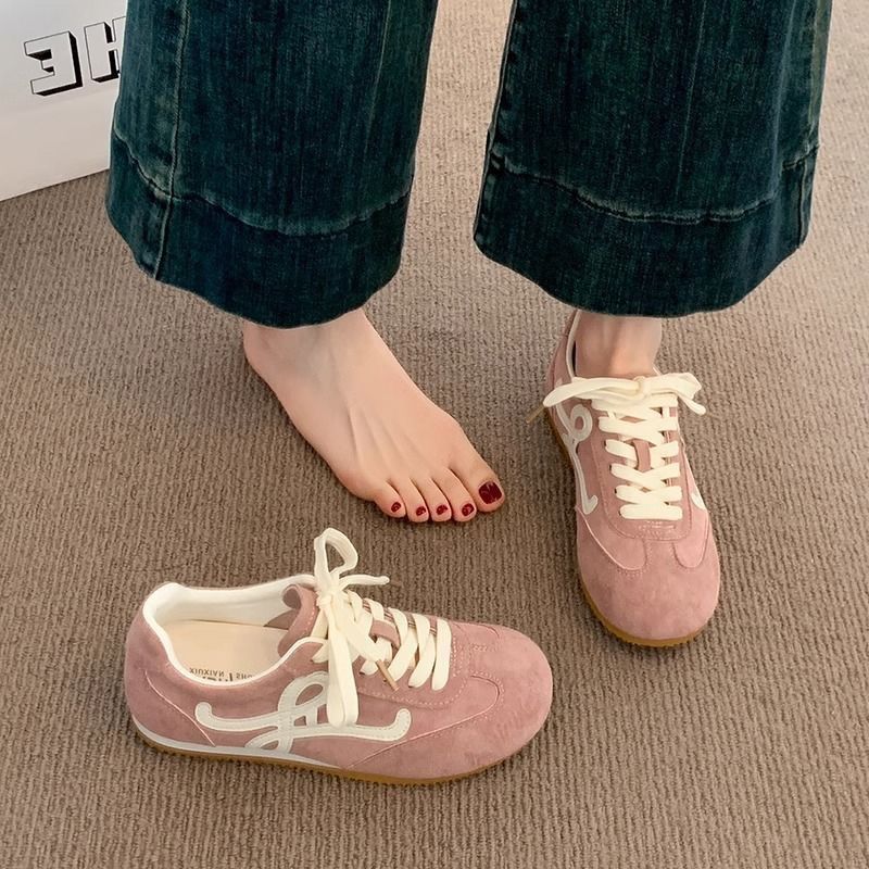 Damen Sportliche Sneaker mit rutschfester Gummisohle und hochwertigem Wildlederoberteil EB
