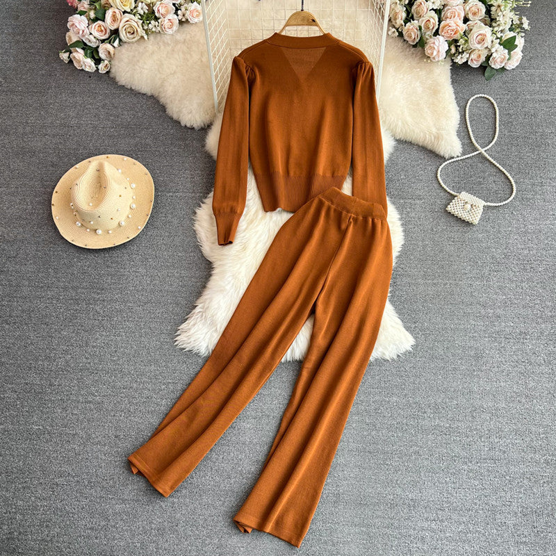 Damen Strickanzug mit weitem Bein und Knopfleiste EB
