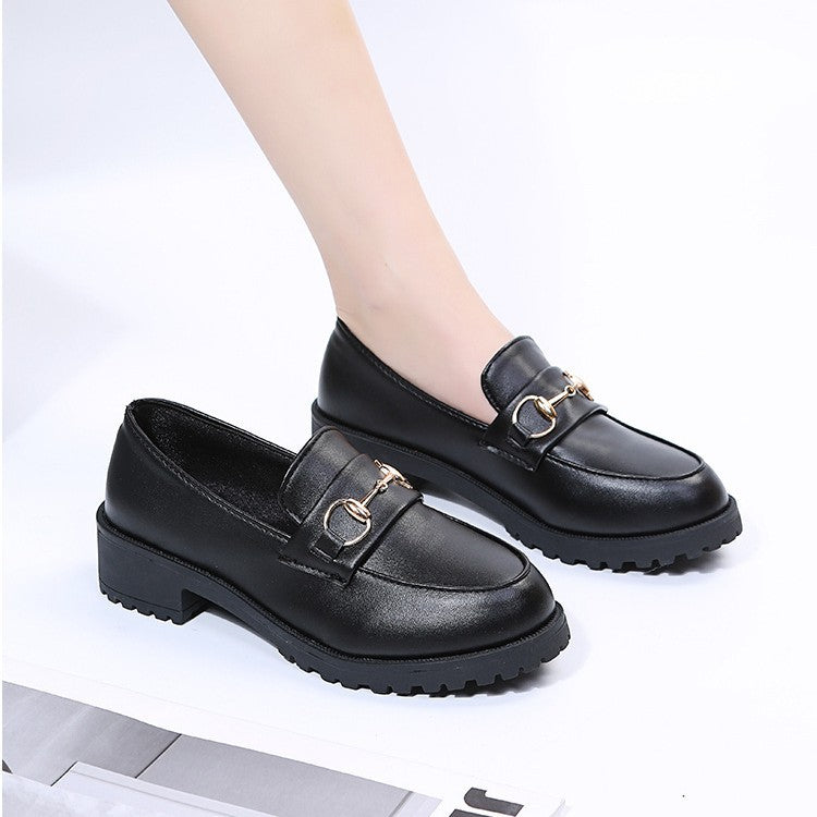 Damen Elegante Loafers mit glänzendem Finish und modischem Kettenverschluss EB