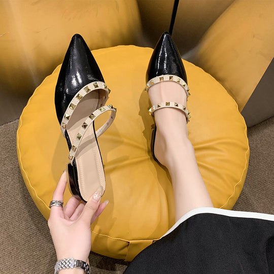 Damen elegante Mules mit modernen Nietenakzenten EB
