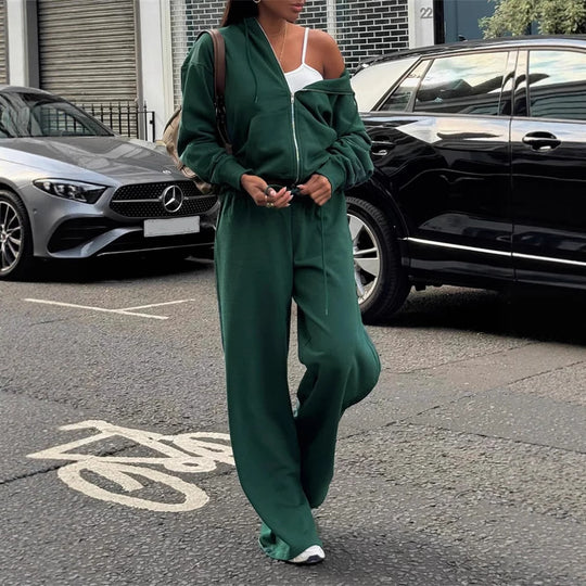 Damen gekürztes Kapuzen-Sweatshirt mit Oversize-Ärmeln und high-waist Wide-Leg Freizeithose Eichborn Berlin