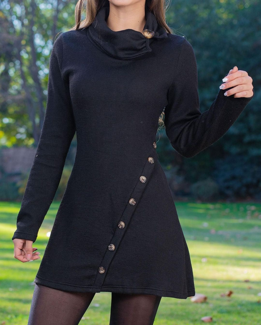 Damen nan figurbetontes A-Linien Strickkleid mit asymmetrischer Zierknopfleiste und hohem Kragen EB