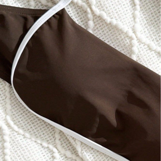 Damen Bikini-Set mit schmalen Trägern und originellem Kontrastdetail EB