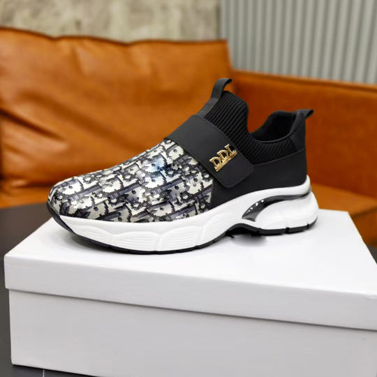 Damen Sportliche Slip-On Sneaker mit modischem Oberflächenmuster und elastischem Verschluss EB