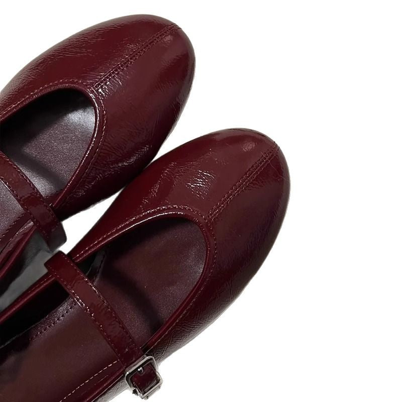 Damen Ballerinas mit verstellbarem Riemen und glänzender Oberfläche EB