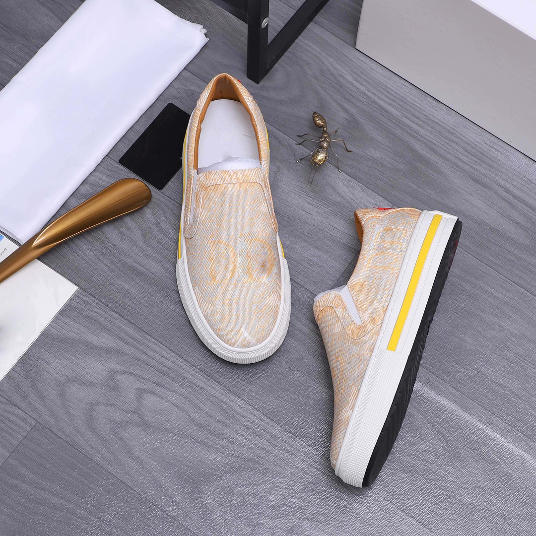 Damen Slip-On Sneakers mit atmungsaktiver und elastischer Oberflächenstruktur EB