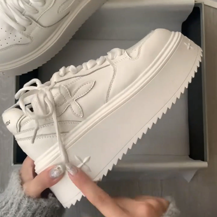 Damen modische Sneakers mit atmungsaktiver Oberflächenstruktur und dämpfendem Sohlenprofil EB
