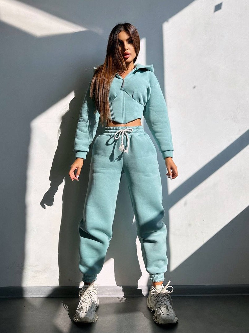 Damen Crop-Kapuzenjacke mit Korsagennaht und High-Waist Jogginghose EB