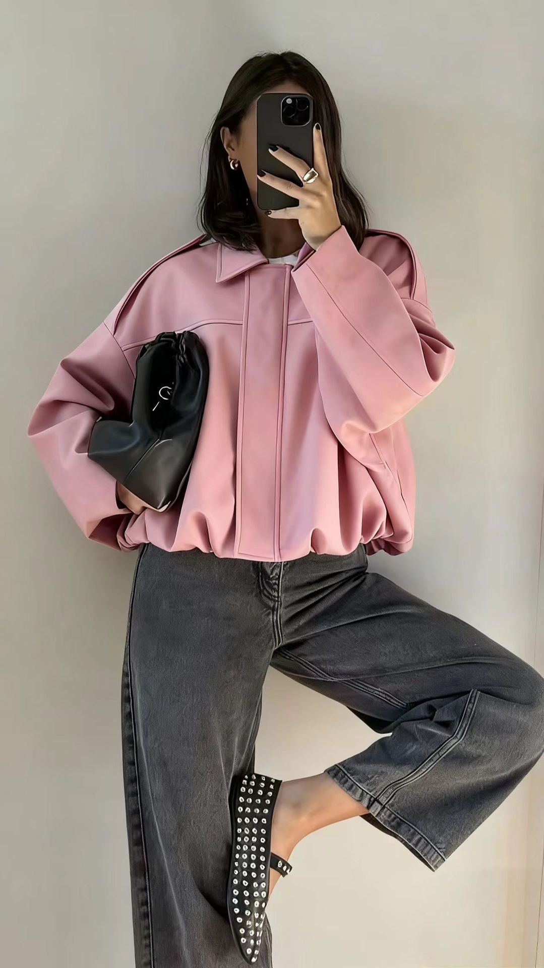 Damen Kurzjacke im Oversize‑Schnitt mit Ballon Saum und Schulterklappen EB