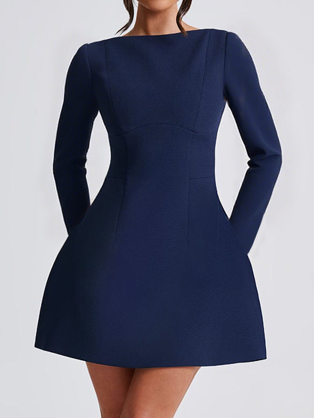 Damen nan tailliertes A-Linien Kleid mit U-Boot-Ausschnitt, langer Arm und dezenten Eingrifftaschen EB