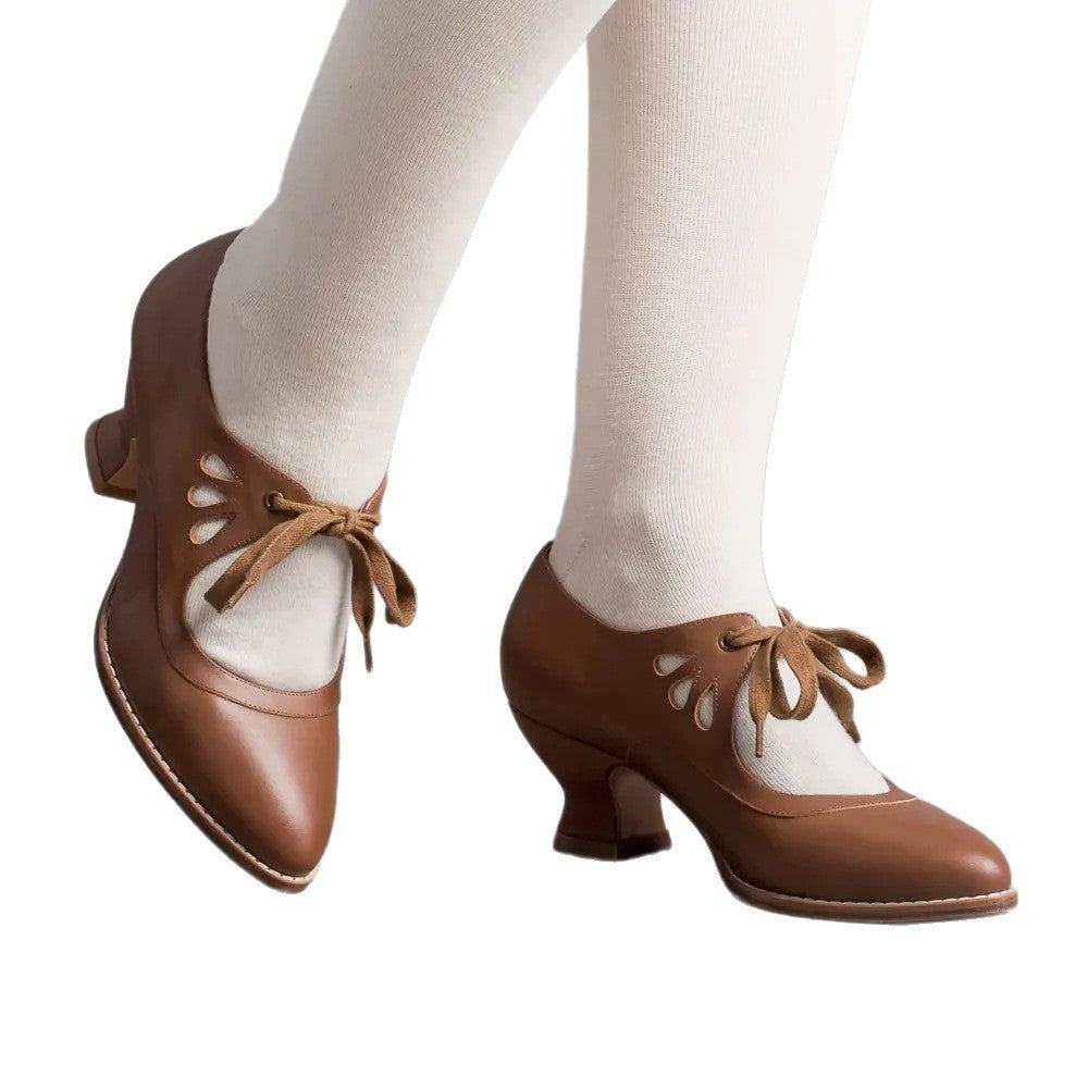 Damen  Vintage-inspirierte Mary-Jane Pumps mit geschwungenem Mittelhochabsatz und Zierlochung EB
