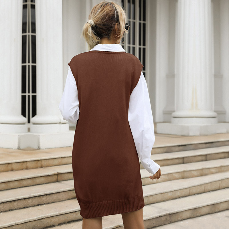 Damen Strickkleid mit modernem Zopfmuster und elegantem V-Ausschnitt EB
