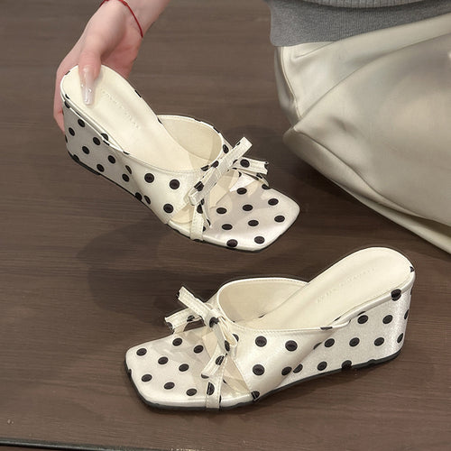 Damen Wedge-Sandalen mit verspieltem Punkten-Design und elegantem Schleifen-Detail EB