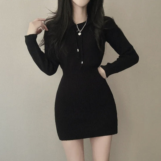 Damen Strickkleid mit Kapuze und langen Ärmeln EB