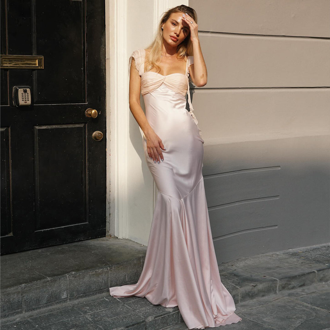 Damen Abendkleid mit eleganter Raffung und schimmerndem satinischem Finish EB