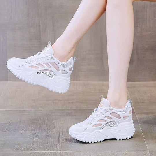 Damen Sportliche Sneakers mit atmungsaktiven Mesh-Einsätzen und ergonomischer Dämpfung EB
