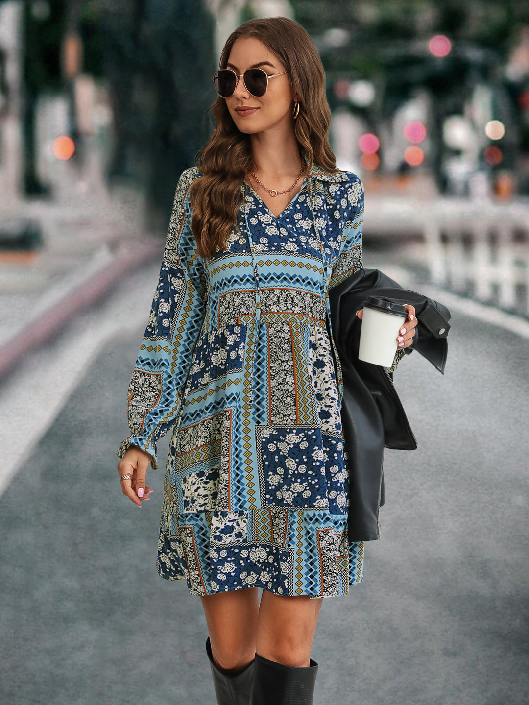 Damen Boho-Minikleid mit langen Ärmeln und buntem Muster EB