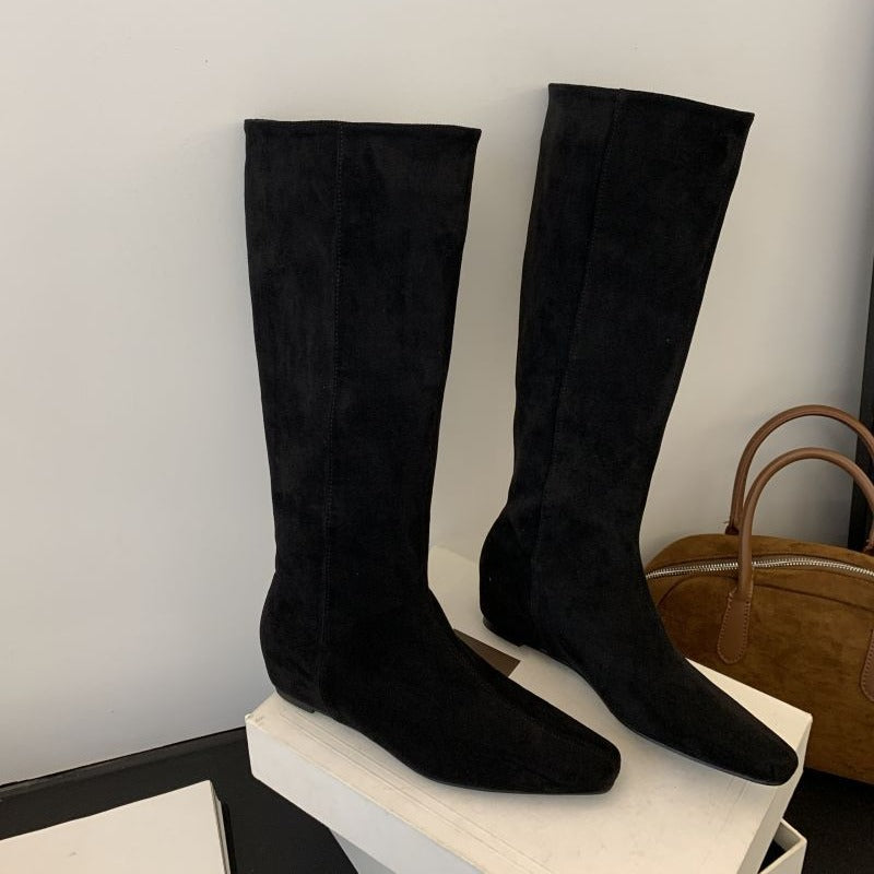 Damen Stiefel mit modischer Raffung und spitz zulaufender Zehenpartie EB