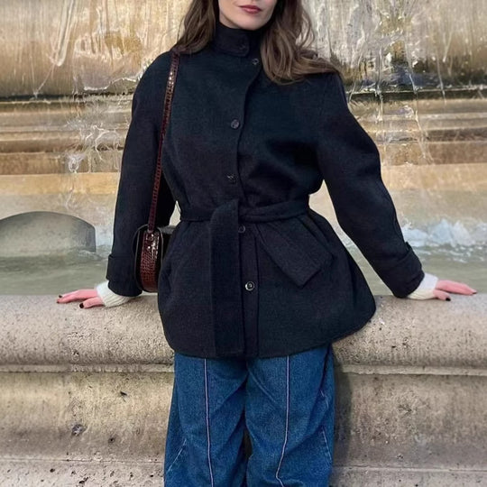Damen Modische Wolljacke mit taillierbarem Gürtel und steigendem Kragen EB