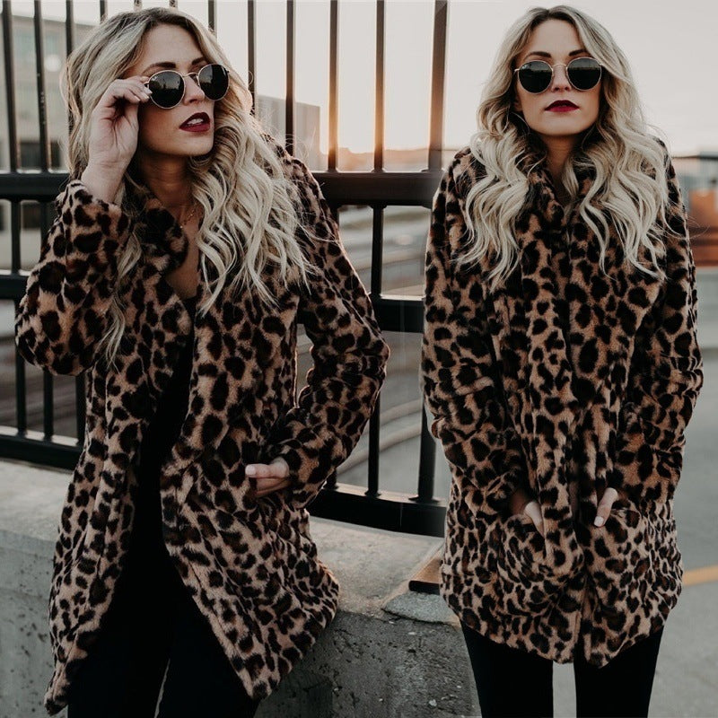 Damen Kuschelige Leopardenfelljacke EB