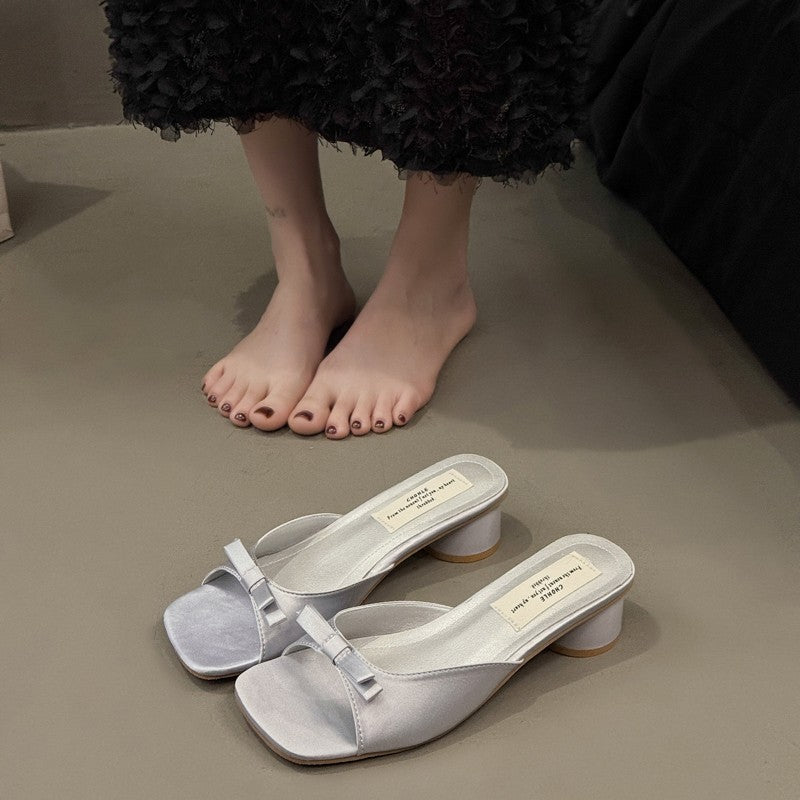 Damen elegante Mules mit dekorativem Schleifenelement und komfortablem Blockabsatz EB