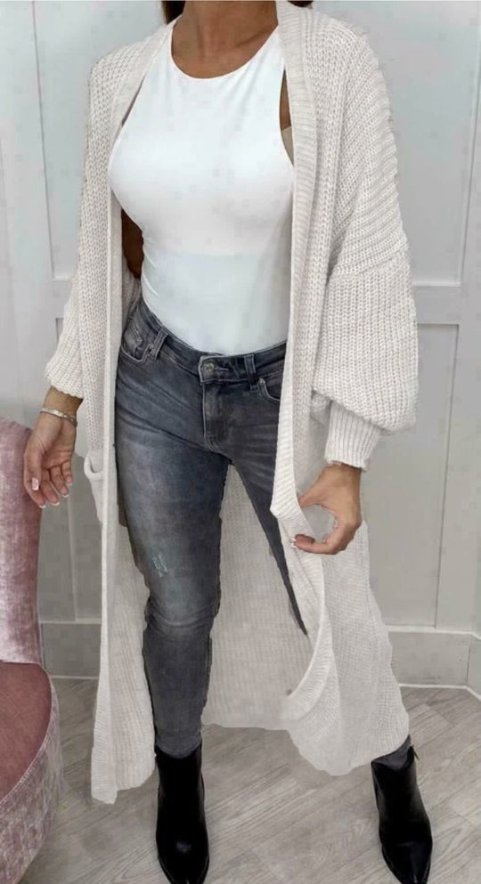 Damen Strickmantel mit tiefen Taschen und modernen Details EB