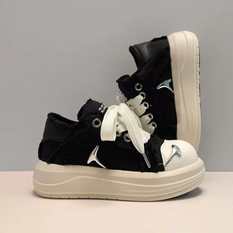 Damen Sneakers mit gepolsterter Laufsohle und modischem Design EB