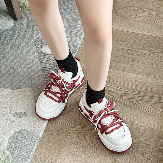Damen Sportliche Sneakers mit dämpfenden Elementen und robuster Sohle EB