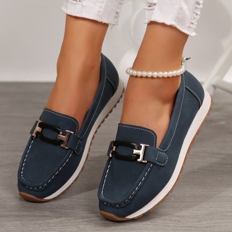 Damen Mokassin-Slipper mit Ziermetall-Bit und dämpfender Profilsohle EB