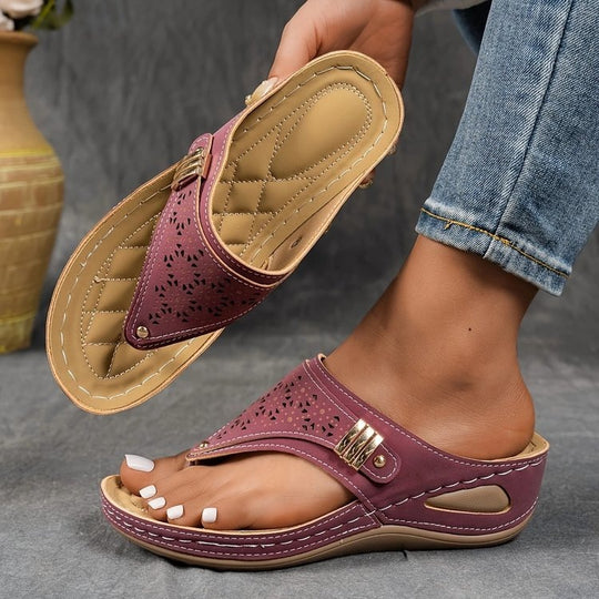 Damen Zehentrenner-Sandalen mit eleganter Perforation EB