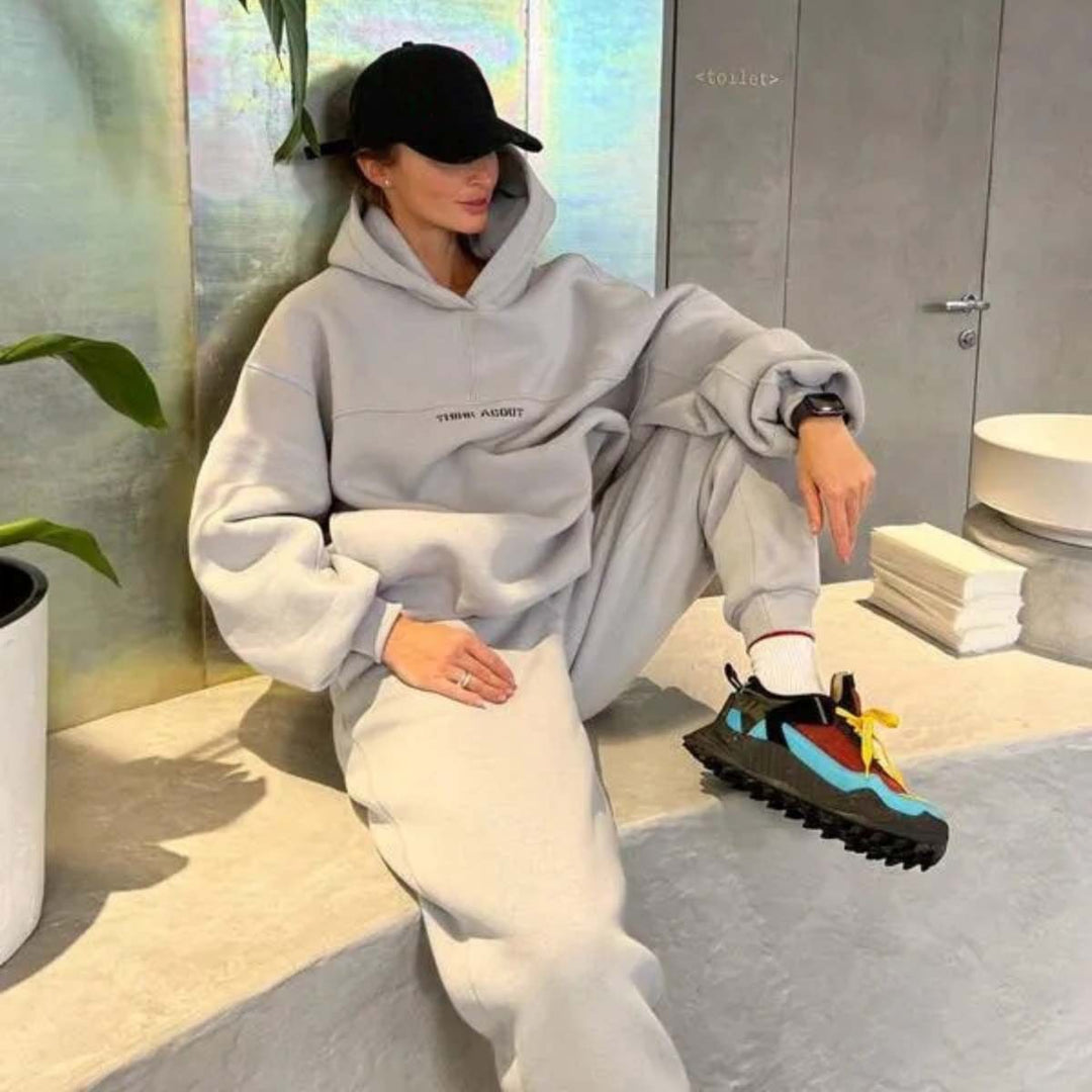Damen Oversized Kapuzenpullover mit Statement-Print und elastischer High-Waist Jogginghose Set EB