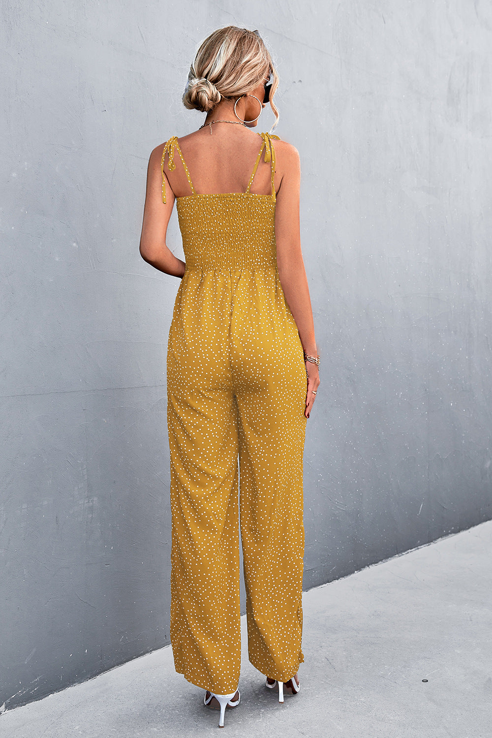 Damen luftiger Jumpsuit mit Spaghetti-Trägern und verspieltem Punktemuster EB