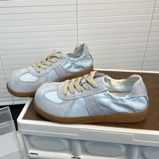 Damen Sportliche Sneakers mit elegantem Satin-Obermaterial EB