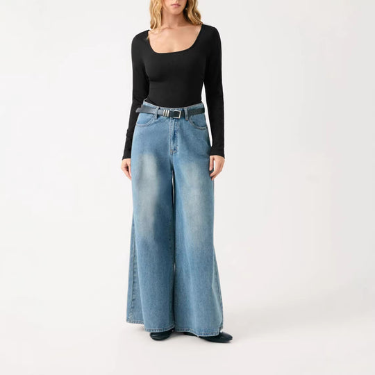 Damen Tailliertes Rippfeinstrick-Longsleeve mit weitem U-Boot-Ausschnitt EB