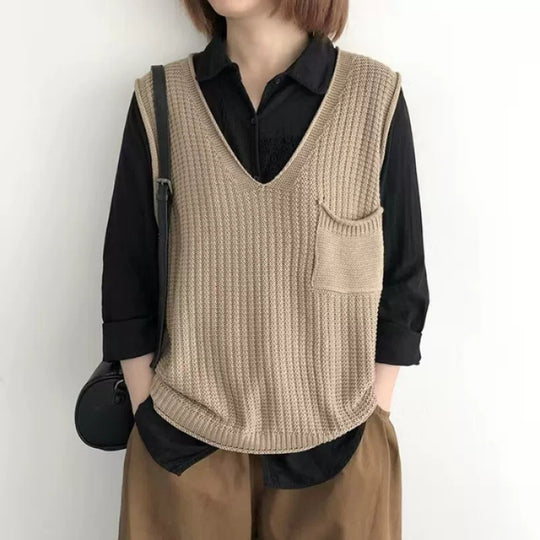 Damen Strickweste mit V-Ausschnitt und praktischer Brusttasche EB
