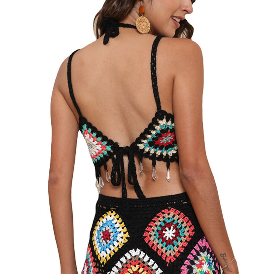Damen gehäkeltes Crop-Top mit bunten Granny-Quadraten und Glitzerakzenten EB