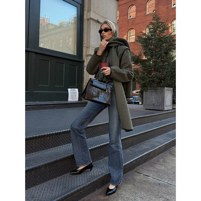 Damen Elegante cropped Jacke mit schickem Schal und raffinierten Taschen EB