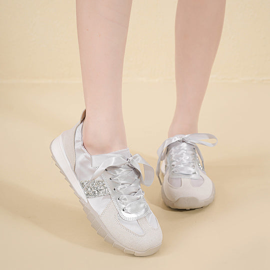 Damen Sneakers mit glänzenden Schnürsenkeln und atmungsaktivem Mesh-Obermaterial EB