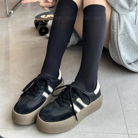 Damen Sportliche Plateausneaker mit trendigem Design EB