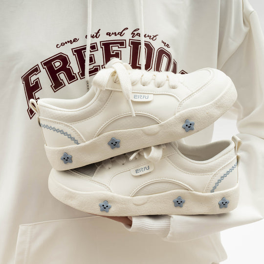 Damen Sneakers mit floralem Applikationsdesign und bequemer Dämpfung EB