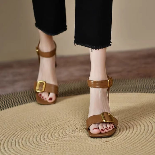 Damen elegante Sandalen mit breitem Riemen und markanter Schnalle EB