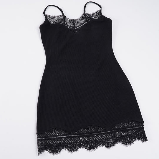 Damen Spitzen-Nachtkleid im figurbetonten Schnitt EB