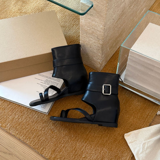 Damen Offene Couture-Stiefel mit modischem Riemendesign EB