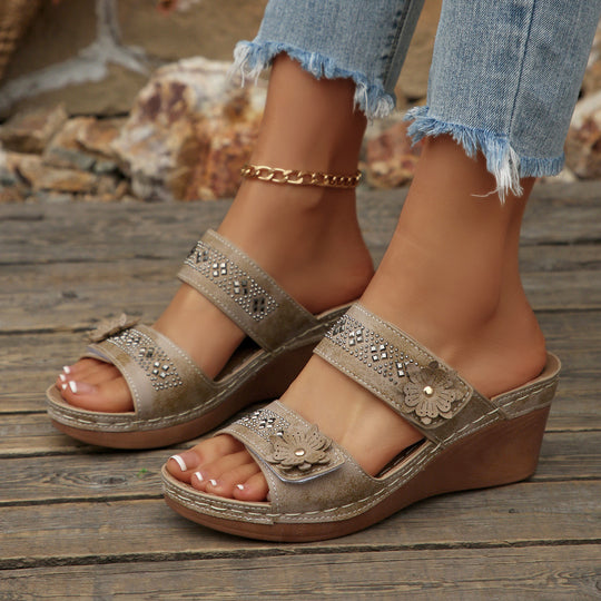 Damen Elegante und bequeme Wedge-Sandalen mit floralen Applikationen EB