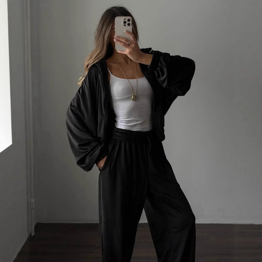 Damen lässiges Lounge-Zweiteiler Set mit Oversize Zipjacke und weitem Bundhose Eichborn Berlin