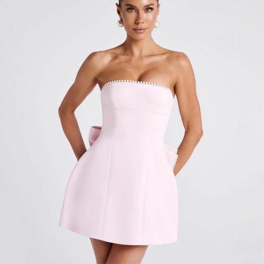 Damen Cocktailkleid mit schulterfreiem Design und perlenverziertem Saum EB