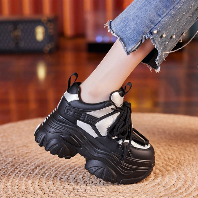 Damen Sportliche Chunky-Sneaker mit verstärktem Sohlenprofil und atmungsaktivem Obermaterial EB